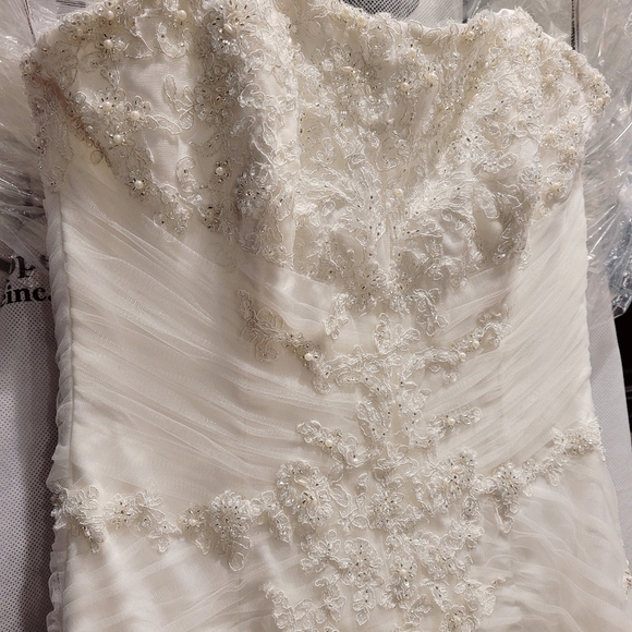 Maggie soterro wedding dress - Picture 6 of 8